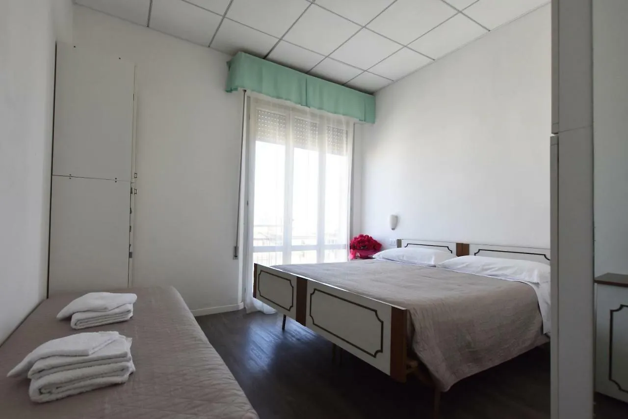 Albergo Ennia Rimini 2*,